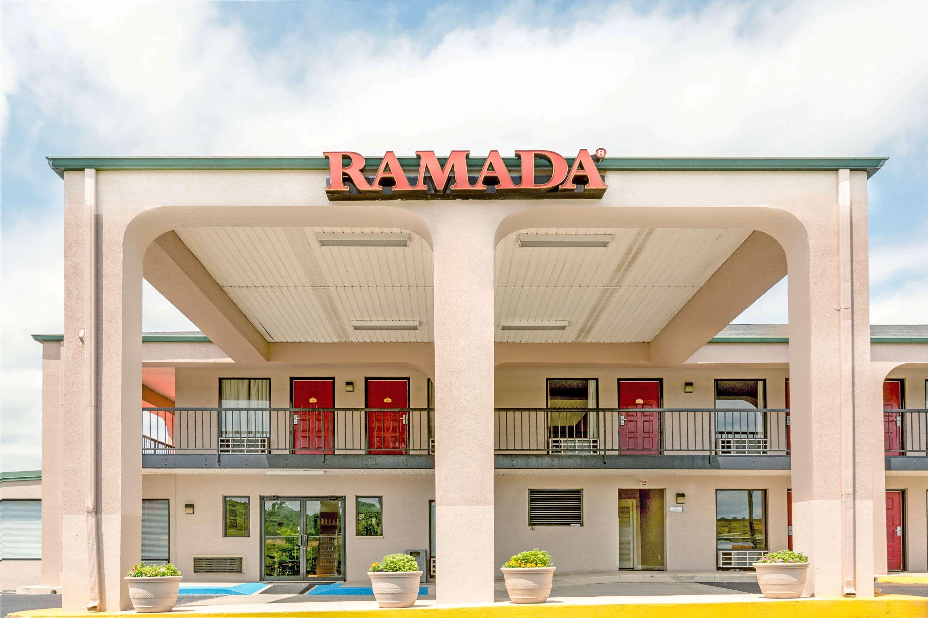 Hotel Ramada By Wyndham Pelham Zewnętrze zdjęcie